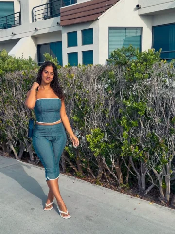 Whale watching in my @fashionnovacurve fit

Something for every occasion 🥰

🔎: