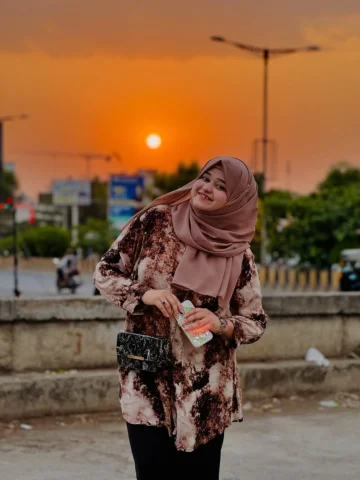 Too real to be ignored 😎
.
.
#inaya__queen #viralphotos😎 #suraj #instagram #fo