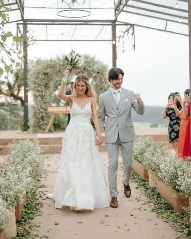 CASAMOOOSSSSS!!! 👰🏼‍♀️🤵🏻‍♂️

Ainda sem palavras para descrever esse momento,
