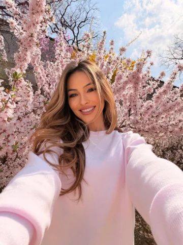 Spring: A time of renewal, hope, and the vibrant return of life after winter. 🩷