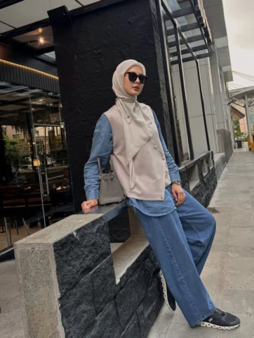 #allahummabarik

Suka seneng kalo pergi ke cafe lucu bareng temen-temen. Selain 