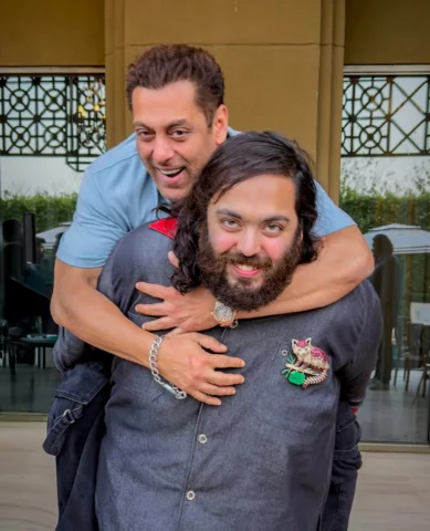 Ye baat suno agar yaadasht kamzor  ho toh likh lo… yeh aadmi desh ko bhi uthaega