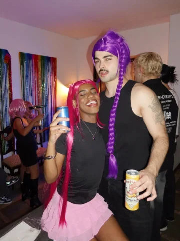 a melhor festa de perucas que já fui 💜 (nunca tinha ido em outra)