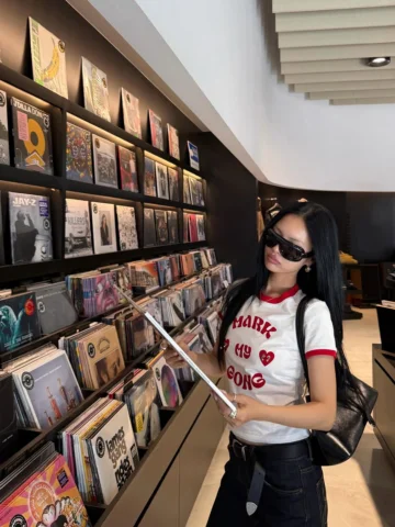 Came for vinyl, left with a full camera roll 😎 top @markgong_official x @herabe