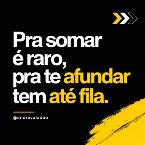 Tem gente que celebra sua queda, porém Deus celebra sua permanência! PERMANEÇA! 