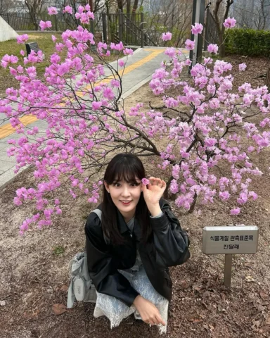 관측표준목 기준 진달래 만개🌸
서울에 이렇게나 오래 살았는데 여전히 새로운 곳들이 많다.
송원동 1번지 옛 기상청, 행촌동 ‘기쁜 마음’ 딜쿠