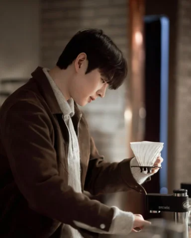 매일같이 이어지는 웨이팅 속 발걸음에 감사드립니다.
그 마음을 가볍게 여기지 않고, 어떻게 해야 커피 이상의 가치를 전할 수 있을지 늘 고민합니