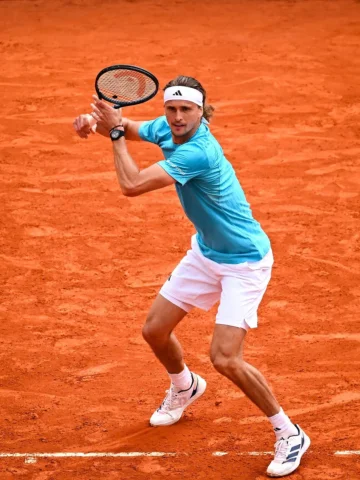 Back on the grind 🧱 
What a battle to kick off my clay court season ☄️
@rolexmo