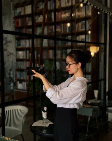 Mis tres pasiones reunidas en una foto: libros, café y la fotografía. 

La fotog