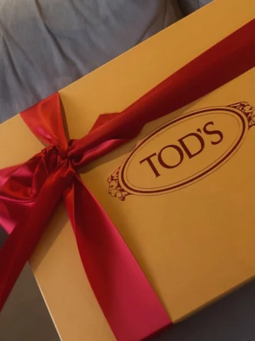 . . 

Happy Holidays 🎁✨

@tods #Tods #トッズ #TodsHoliday