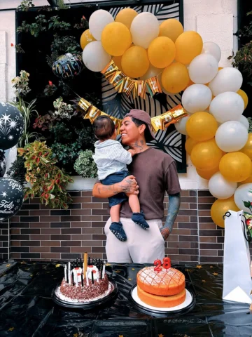Si, soy muy feliz 🎉🤍 28 bien cumplidos 😎