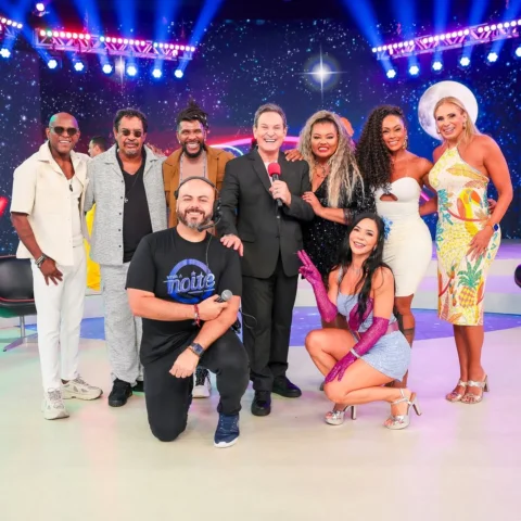 Nesse sábado tem @sbtvivaanoitee!! Esperamos vocês, às 22:30 no SBT!!! 🎬🎥👊👊�