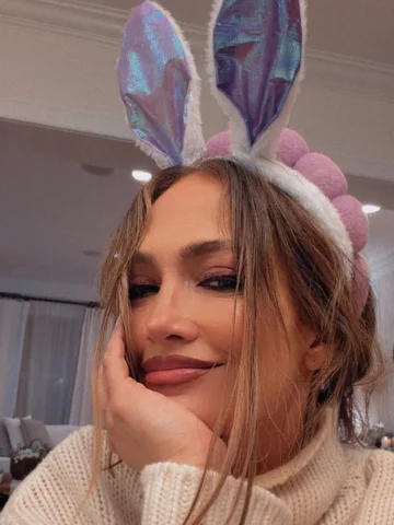 Happy Easter, everybody 🤍 God shows us that all miracles are possible…He can ri