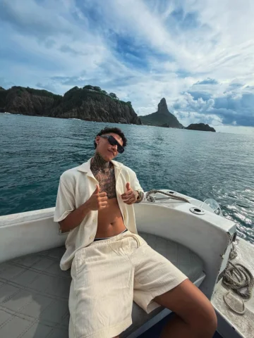 vivendo do meu jeito e feliz assim 🤍