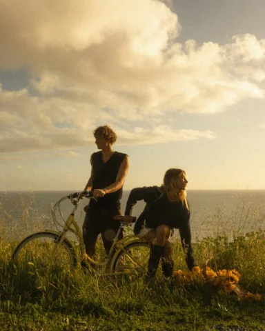 Golden hour with Taylor and Noah☀️
.
.
.
.
.
Key words💌
 Bike ride, sunflowers,