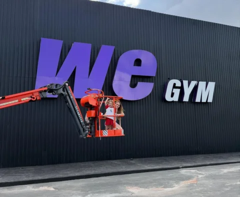 ... Trouxemos o Miguelzinho para conhecer a nossa primeira WEGYM do mundo 💜 Seg