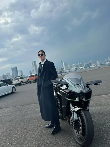 #映画スペシャルズオフショット

Off shot 🕺🕺🕺🕺🕺
バイクに乗る桐生🏍️

#映画スペシャルズ