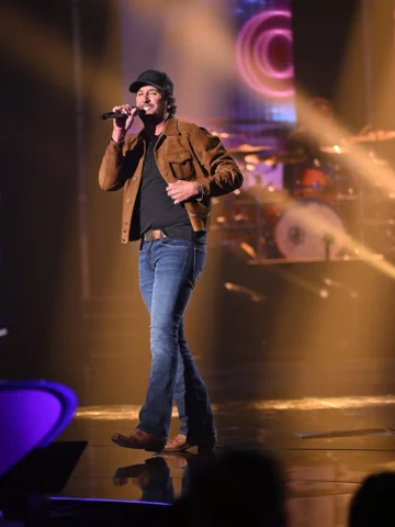 We’re country and we know it over here at #idol. West Coast, time to tune in for