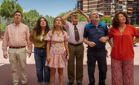 Este domingo a las 22:00 estrenamos BARRIO ESPERANZA 📚  en @rtve 

Es una de es