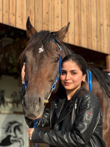 peaceful, simple, and something I truly enjoy 🐎✨

Photo dumps from today 📷📸🤳