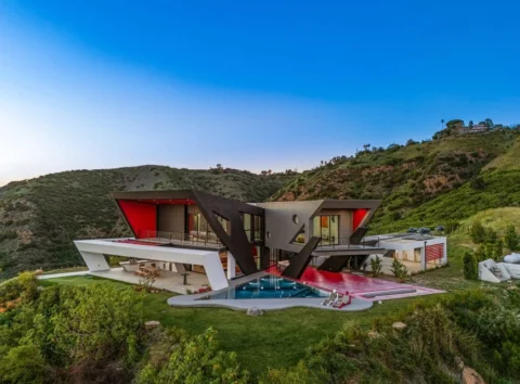 My NEW LISTING in Malibu!!!!! 

The Aviator House”, an acclaimed architectural m