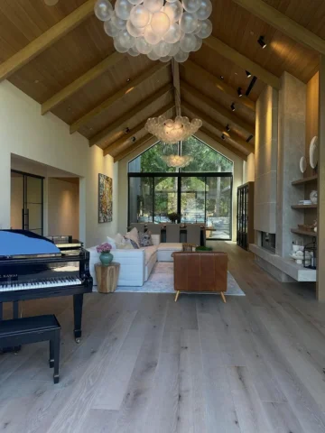 OFF MARKET in Studio city!! 

Reach out for more info!!!