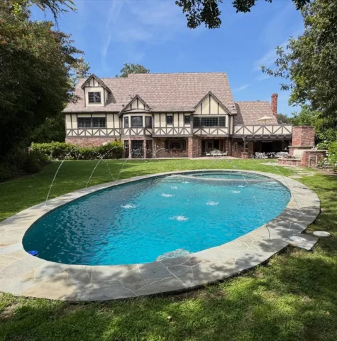 Off market in Encino!!!!! 🌞 

Dm me for more info…. #encino