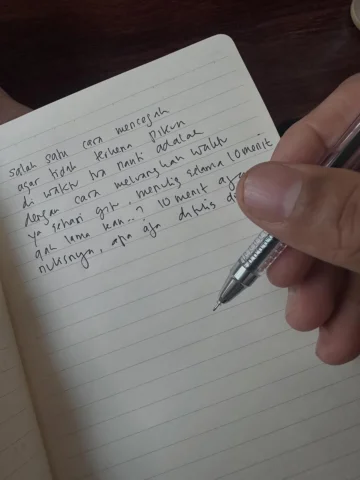terbaiknya ya membaca Alquran yaaa… 
..
Ini salah satu saja..