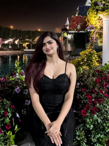lost in a floral fairytale 🥰🌸🏰🌻🌺🌹🌷🌼🪻