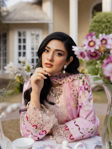 Loving every detail from the Noor-É-Sehar 2026 Collection by @farahstoresofficia
