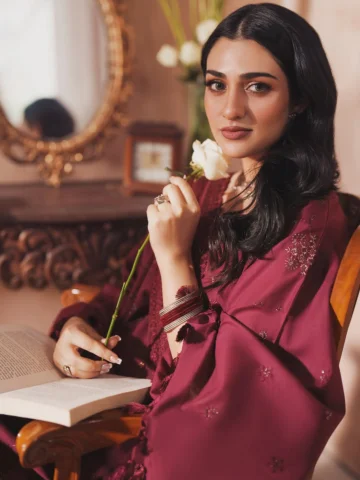 @sitarastudio Eid Edit 𝘿𝙖𝙨𝙩𝙖𝙖𝙣 is Live Now ✨
Shop these looks at sitarast