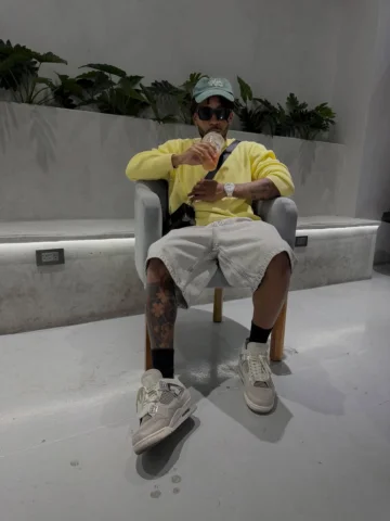Feliz x todo y x la vida 💛🥕🍍 pura música buena en la calle, los quiero 🙋🏾‍♂