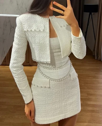 Stunning! 😍 1-10? Choose your favorite #outfit 👇 
📸 @mari.tahiri