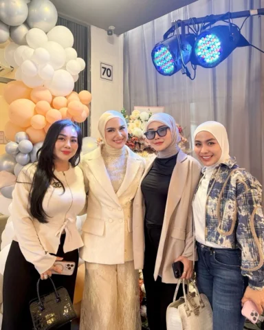 Congrats @_irishbella_ sayanggg for the Grand Opening " Skin fluence Aesthetic c