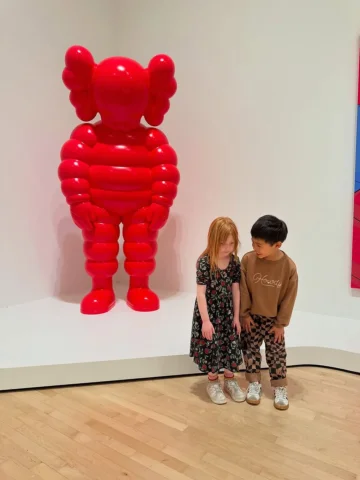 Repost from @sfmoma
•
Get yourself a friend who shows up for art (and you) 💖

K