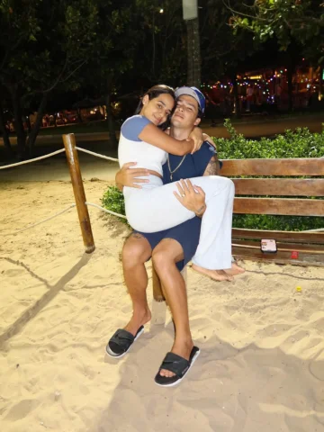 00:00 feliz aniversário, meu frofrozinho♥️
hoje é o seu dia… o dia que o mundo g