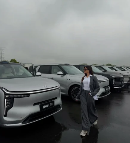 China with MG Motor 🇨🇳 a convite da @mgmotorbr_ estou em Shanghai! 🩶 Marca co