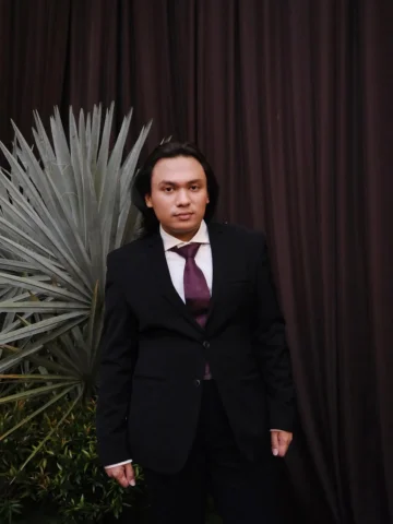 Cowok kalo lagi kondangan