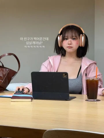 그래서 이번 에그 구매완료이벤트 뭐냐구요 ~~~? 😉✨❤️
저번에 아이패드 놓쳐서 아쉬운 영심이들을 위해
아이패드 또 준비했어요..? 🌸🌸