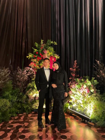 Congrats @elelrumi & @syifahadju semoga Allah jaga rumah tangga kalian. Love loo