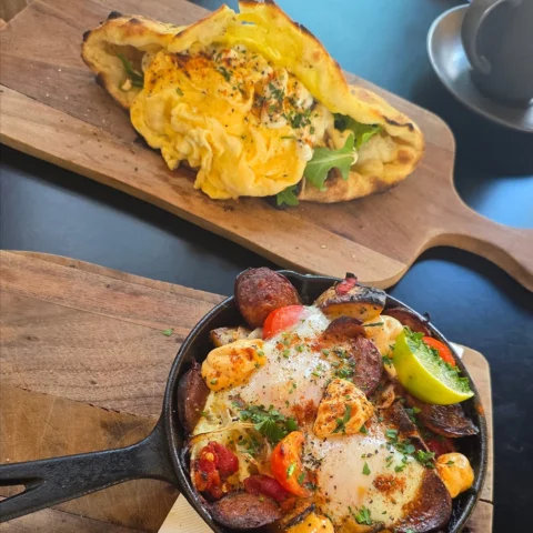Oh, you know. Just me and my ongoing love affair with aussie brunches. 🍳