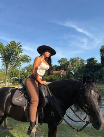 ÊÊÊÊÊ PODEROZOOO 🤠🐎

@haras_pedrabrancavg