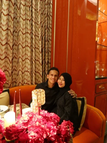 Selamat hari jadi yg ke-2 istriku sayang🤍 
10/12/2025 
Semoga terus bersama hin