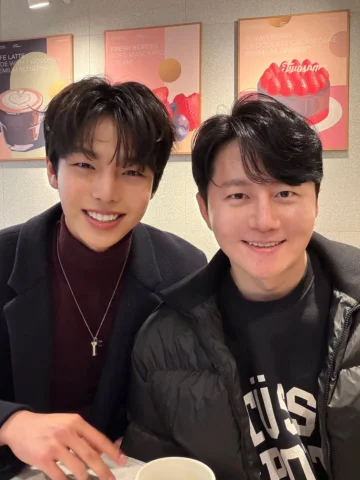오랜만에 형님과 커피 한 잔 ☕️