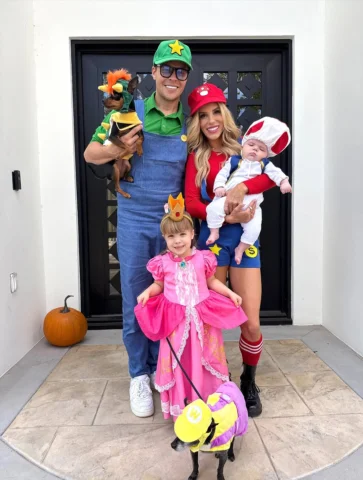 Leveling up to 6 this Halloween ⭐️

#halloween #halloweencostume #mariobrothers