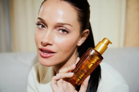 @lorealparis

#SummerCareClub
#ElviveAR
#ElviveOleoExtraordinario
#AD
