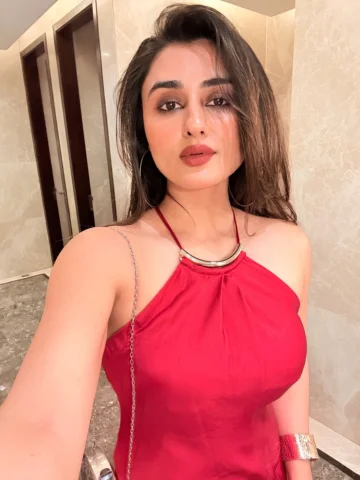 Confidence, but make it red.

.
.
.
#ootd #instaday #instagood #insta #instapic