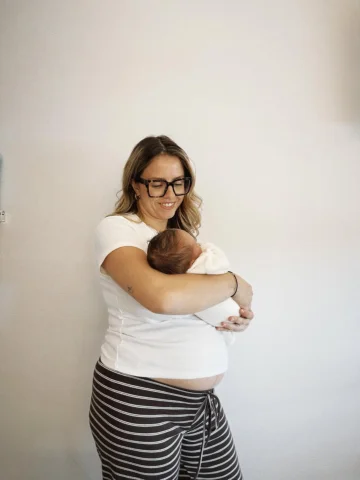 Et puis un jour, la vie t’offre ce que ton cœur espérait en silence…
Tu deviens 