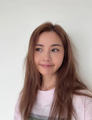 潮濕嘅天氣真係好討厭😖

潮濕到啲頭髮日日都不受控🤦🏻‍♀️

好俾心機咁吹個靚頭

唔使半個鐘啲頭髮就攣晒⋯ 🤷🏻‍♀️

#頭髮天生攣嘅煩惱