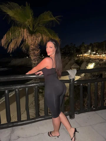 meet me in the ocean? 💋😘🌙